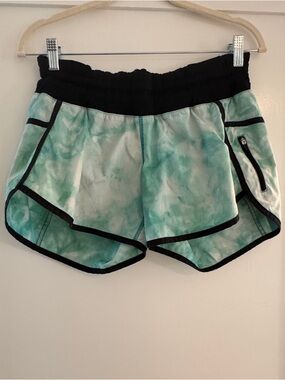Lululemon Tracker Shorts 2 *2 Way Stretch Size 6